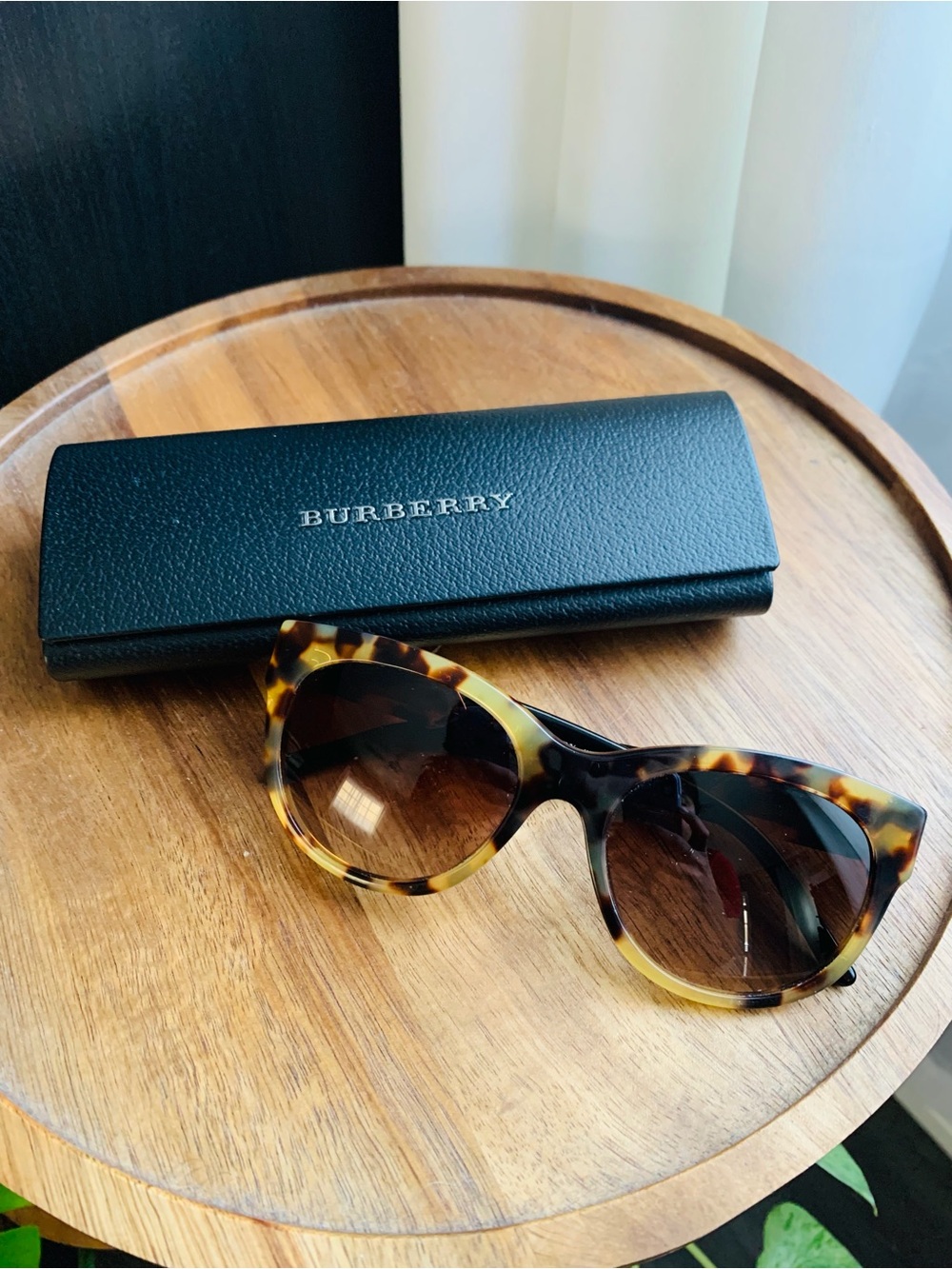 Burberry Tortoiseshell Cat-Eye Sunglasses - Tortoise Frame, Brown Lenses